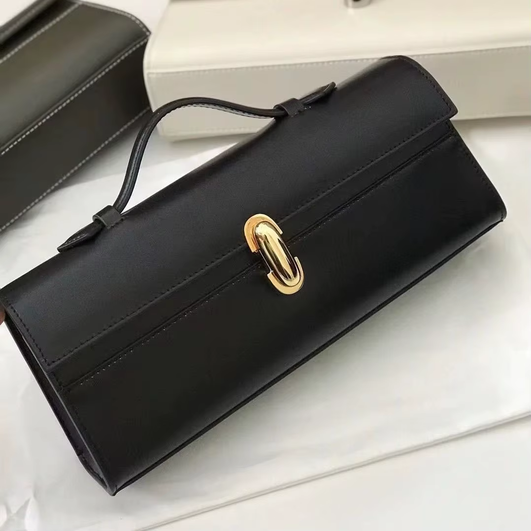 Bolsa Feminina de Couro Baguete