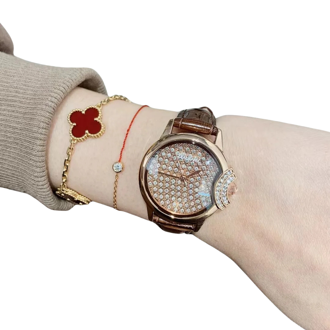 Relógio Feminino de Couro Com Brilhantes