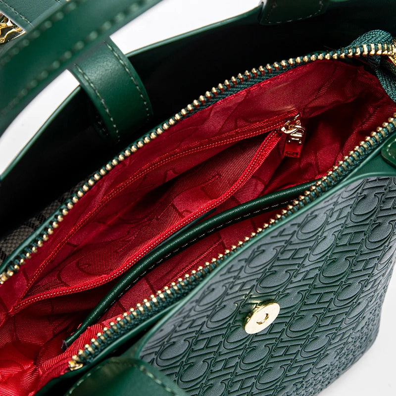 Bolsa Tote Retrô com Fivela Metálica