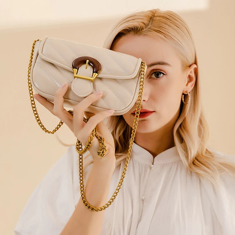 Bolsa de Couro Com Alça de Corrente