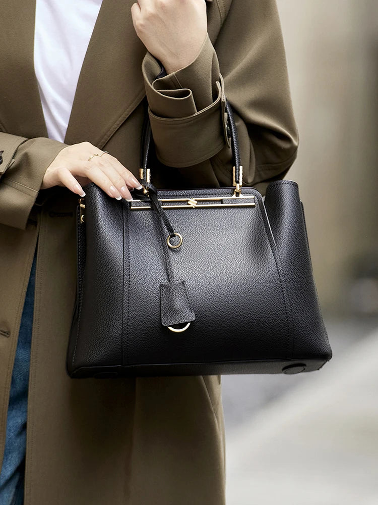 Bolsa Satchel "Primeira Pele" Exclusiva.