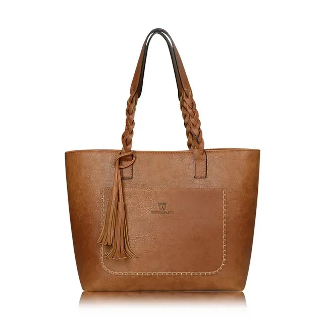 Bolsa de Couro com Detalhe de Tassel