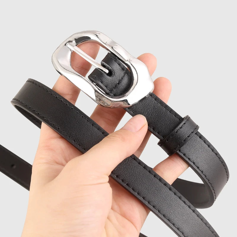 Cinto Feminino de Couro Com Fivela Esculpida