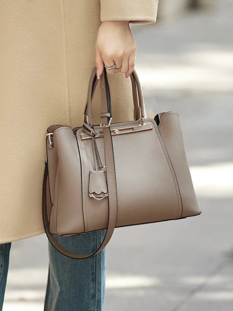 Bolsa Satchel "Primeira Pele" Exclusiva.