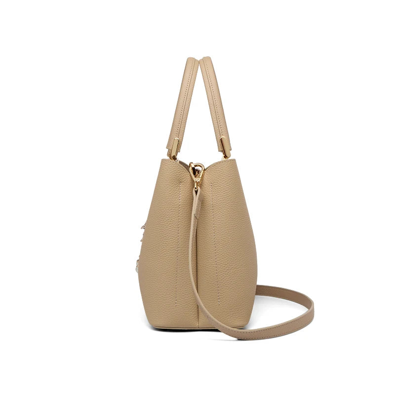 Bolsa Satchel Butterfly Charm em Couro Legítimo