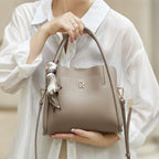 Bolsa Satchel Caramel Silk Scarf em Couro Legitimo