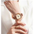 Relógio Feminino Julius Minimalista Com Pulseira de Couro Camurça