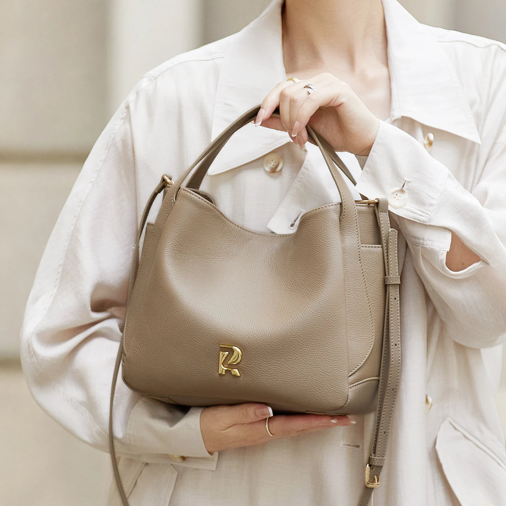 Bolsa Satchel Classique Taupe em Couro Genuíno