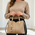 Bolsa Satchel Butterfly Charm em Couro Legítimo
