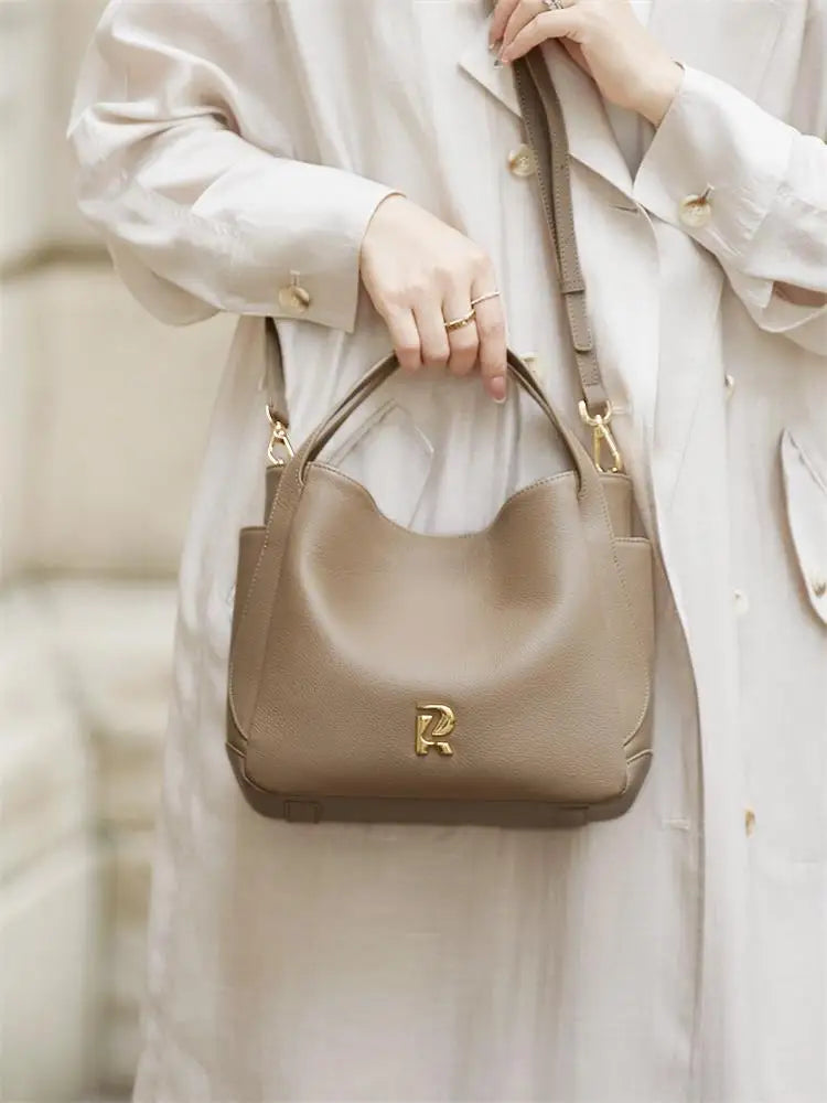 Bolsa Satchel Classique Taupe em Couro Genuíno