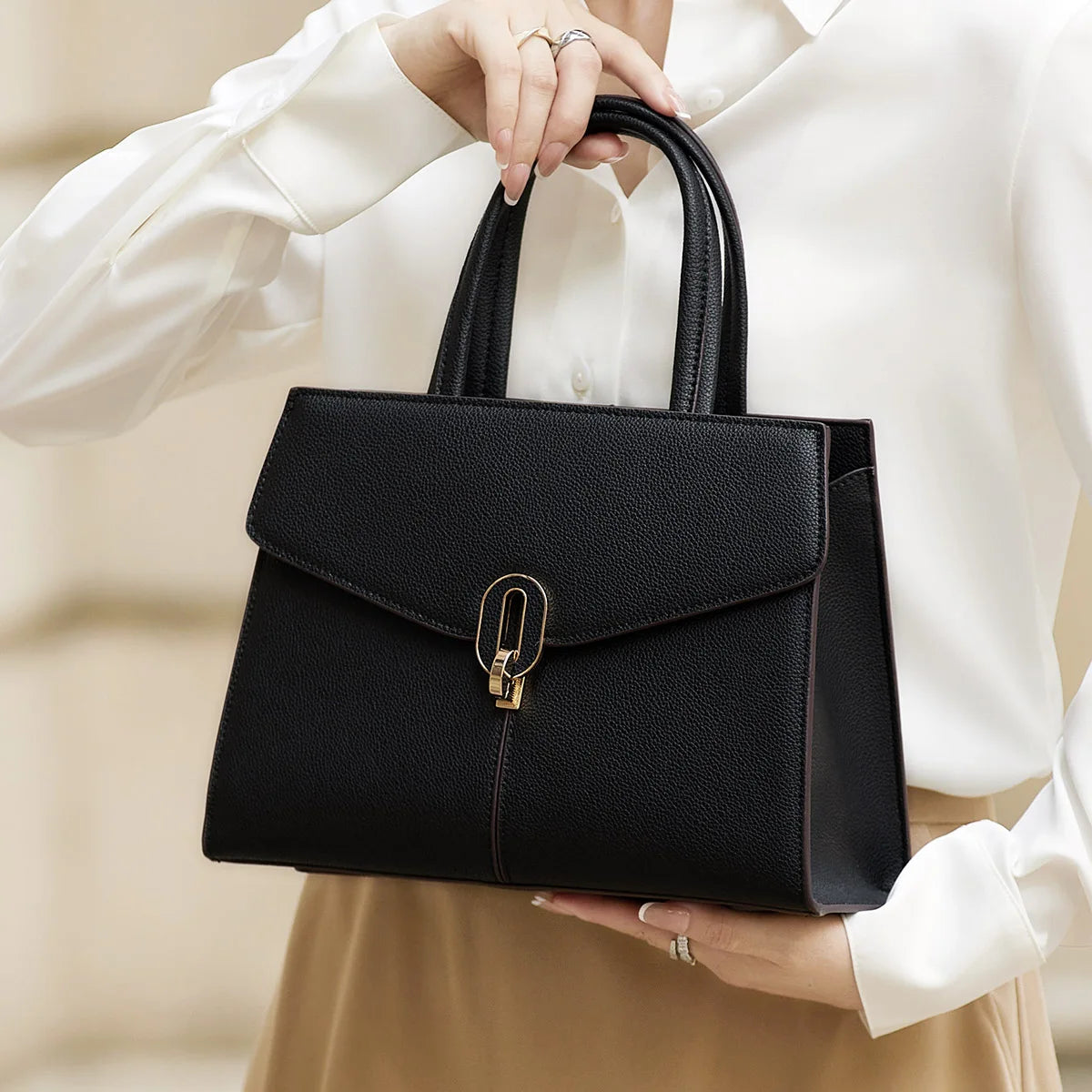 Bolsa Aeterna Structured em Couro Legítimo
