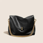 Bolsa de Couro Com Corrente Dourada