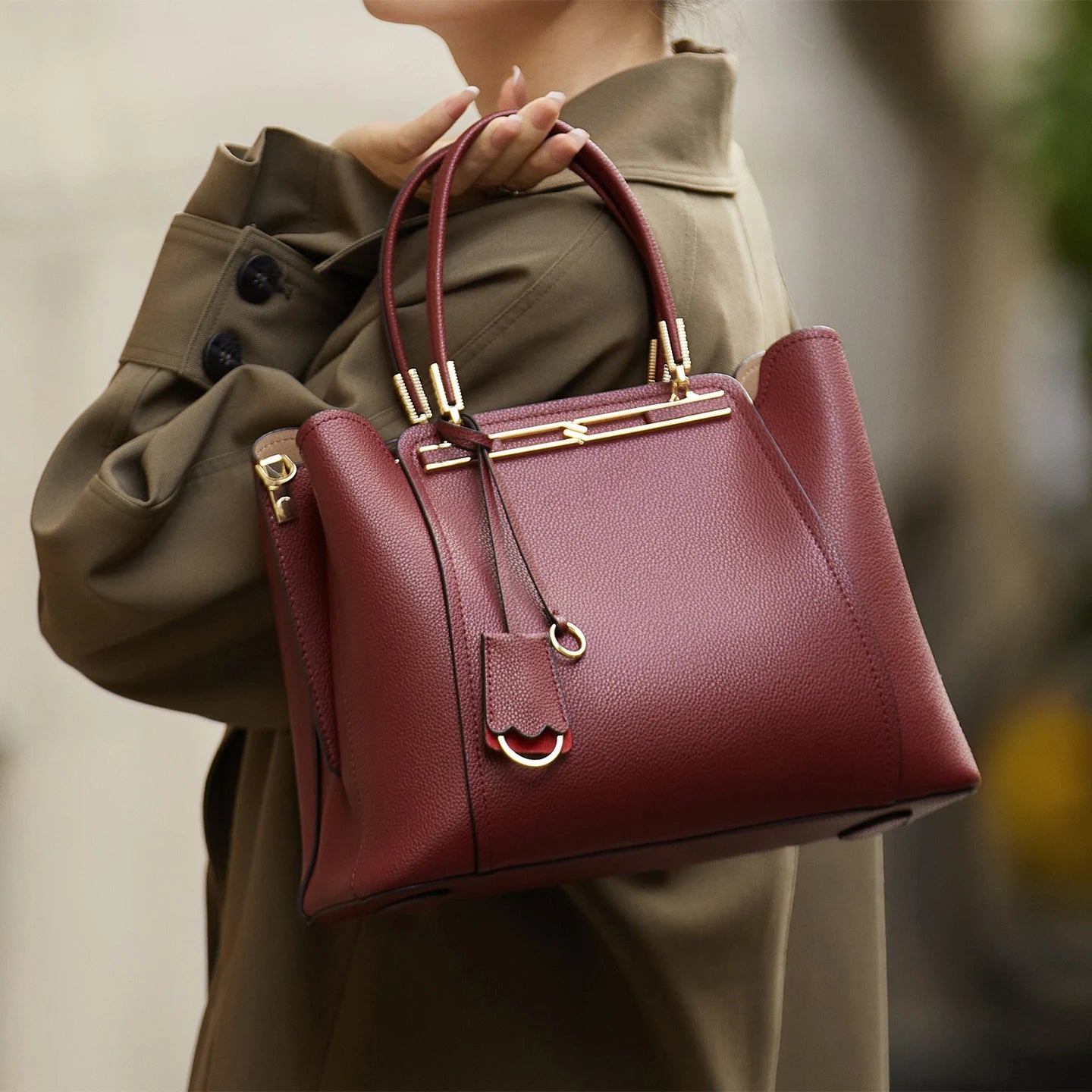 Bolsa Satchel "Primeira Pele" Exclusiva.